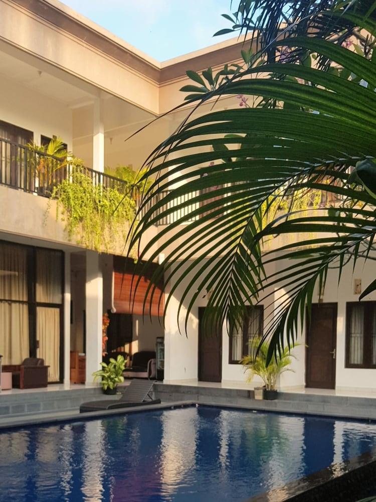 Seminyak Point Guest House Экстерьер фото