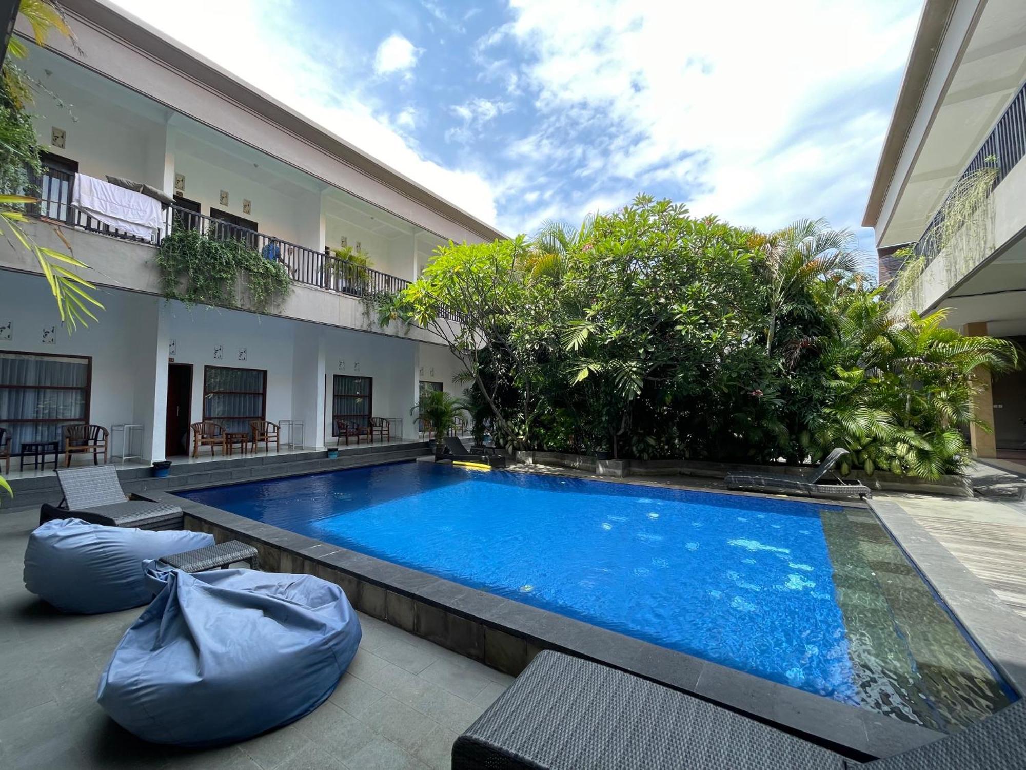 Seminyak Point Guest House Экстерьер фото